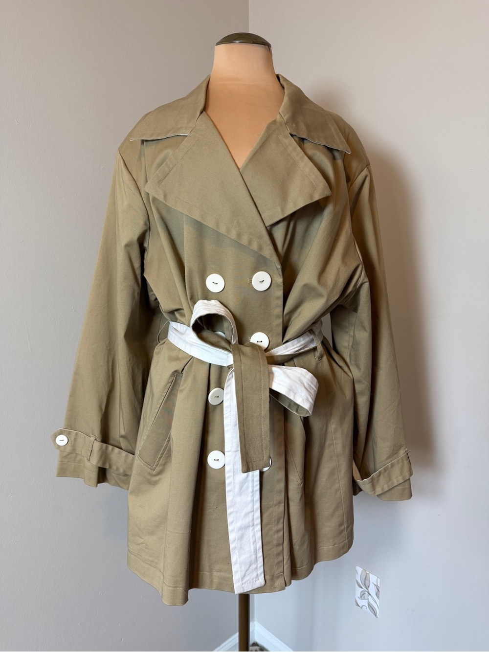Linea by Louis Dell’Olio belted trench coat, size 2X.
